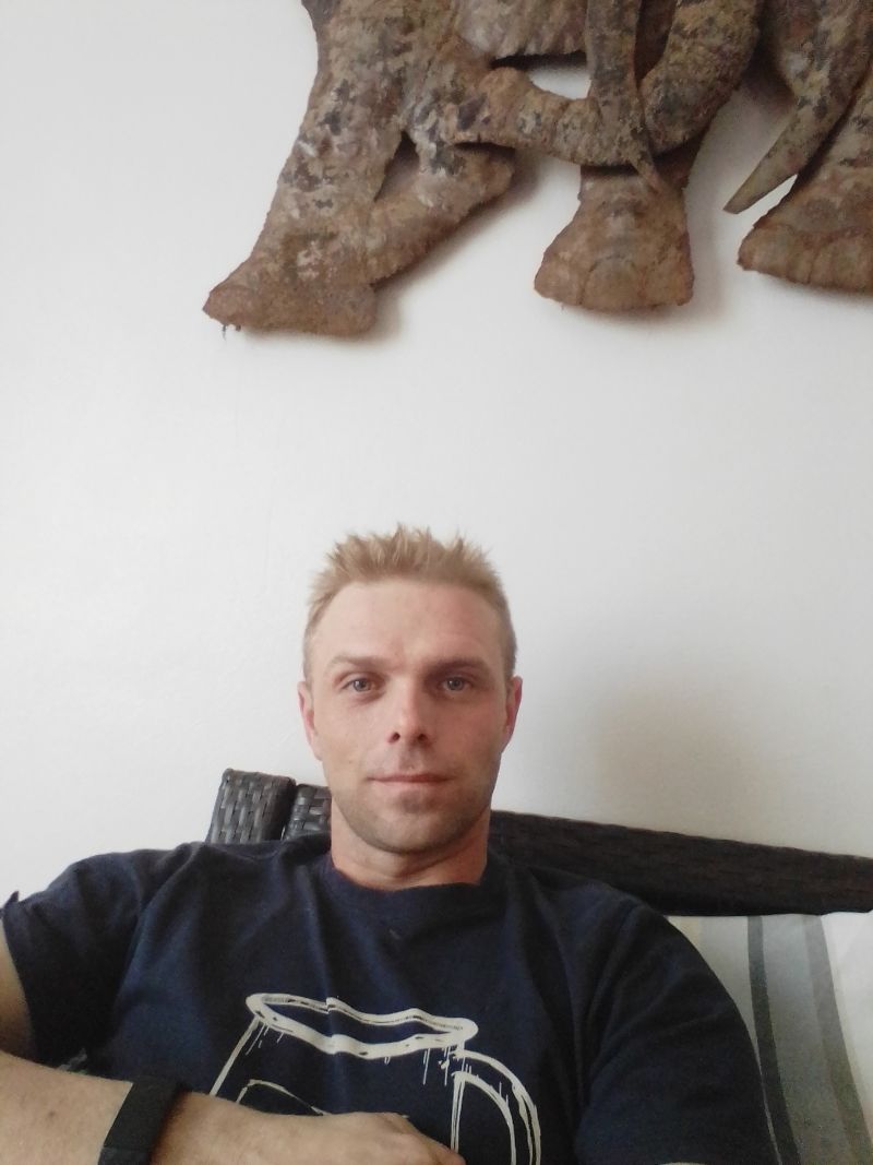 AjV